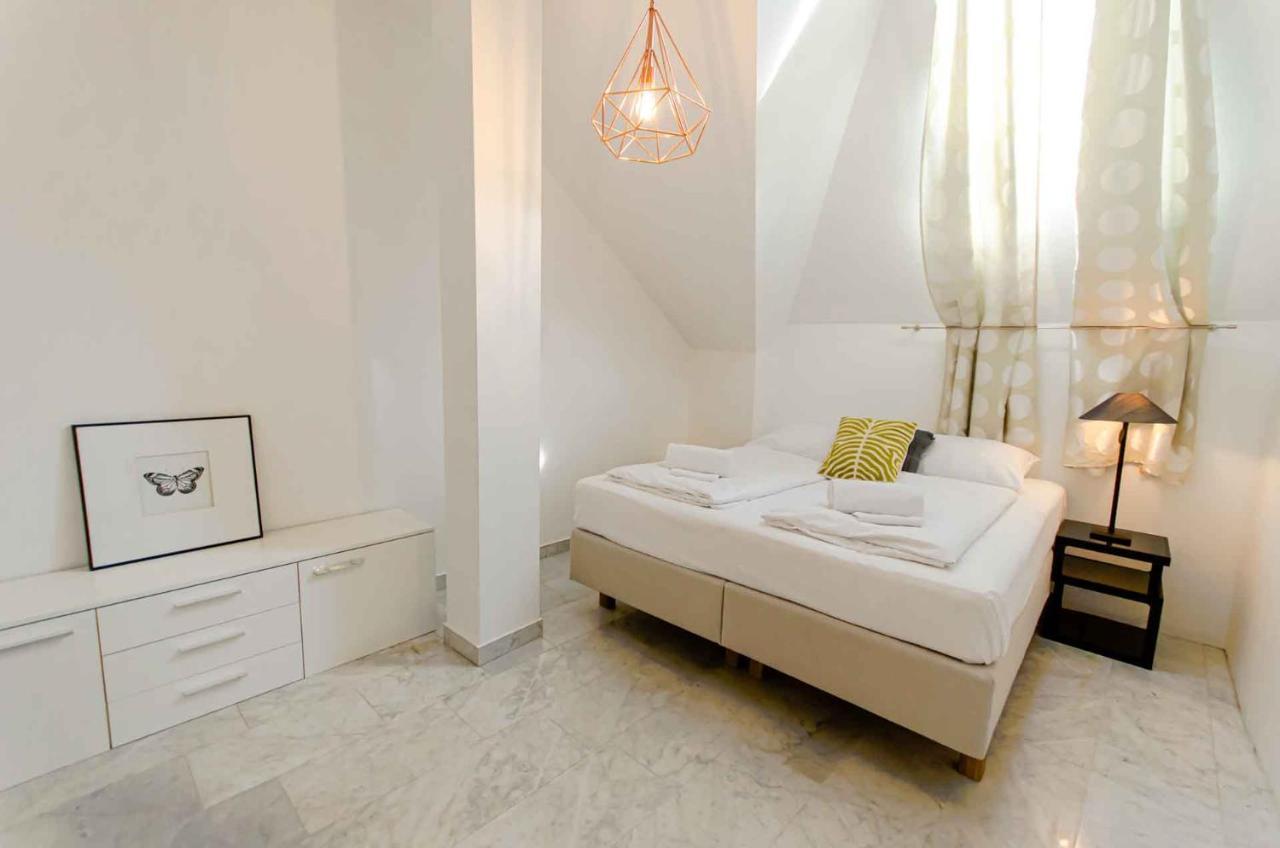 Extraordinary Center @stephansplatz Apartment Vienna
